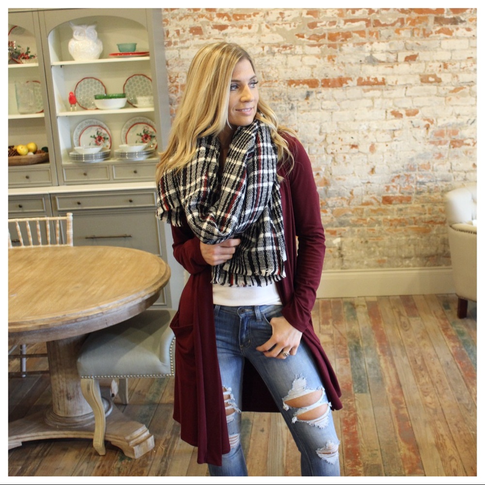 ✨RESTOCKED✨Burgundy long cardigan with pockets - Picture 2 of 4